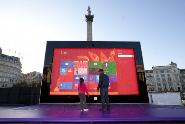Surface Tablet Londra’nın Merkezine Kuruldu Surface Tablet Londra’nın Merkezine Kuruldu