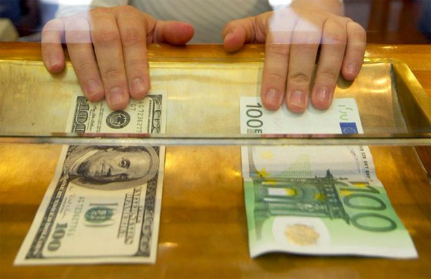 Gün geçmiyor ki yeni haber çıksın Dolar/Euro zirve yarışında Gün geçmiyor ki yeni haber çıksın Dolar/Euro zirve yarışında